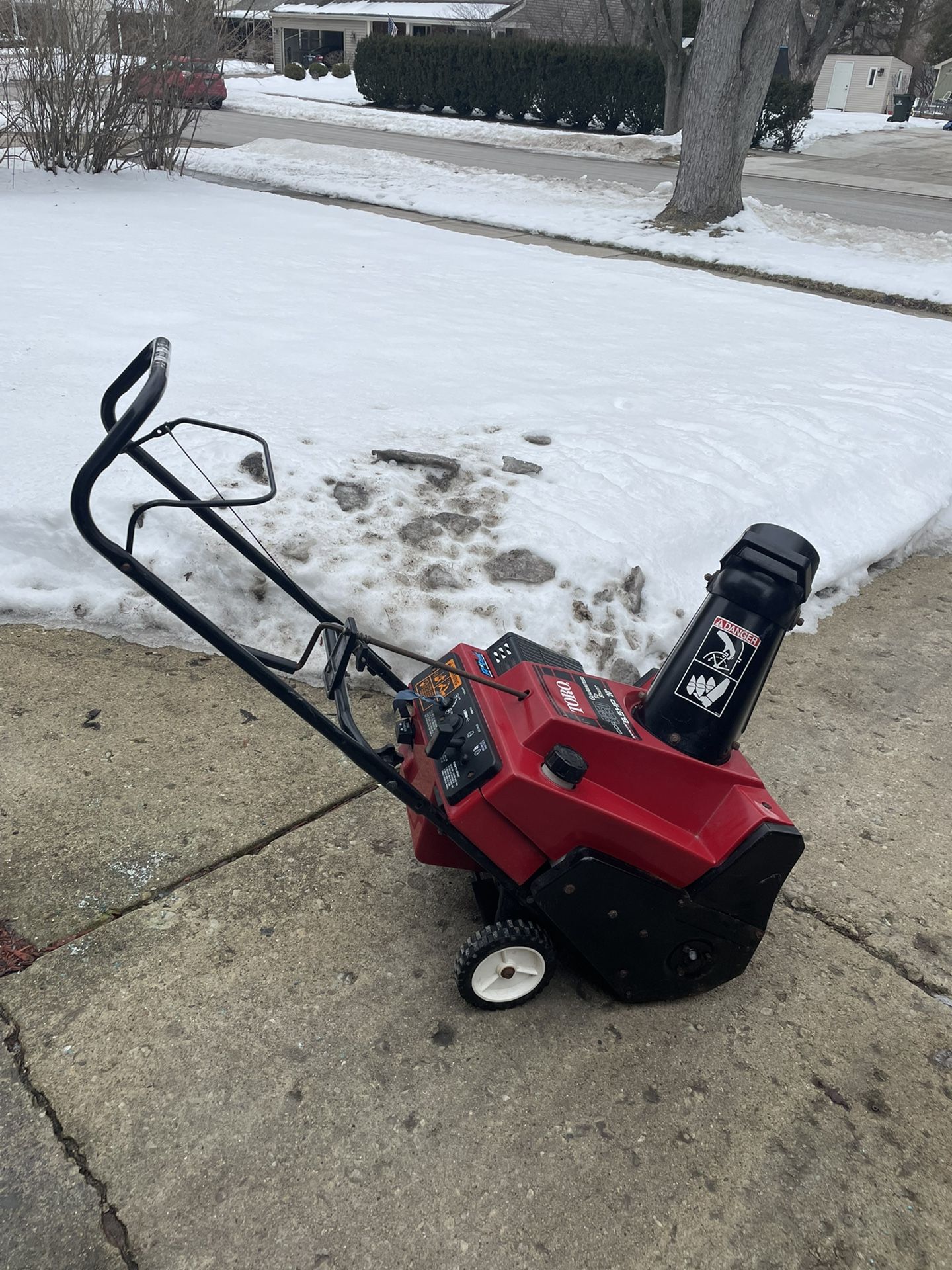 TORO CCR 3650 GAS SNOWBLOWER WITH ELECTRIC START