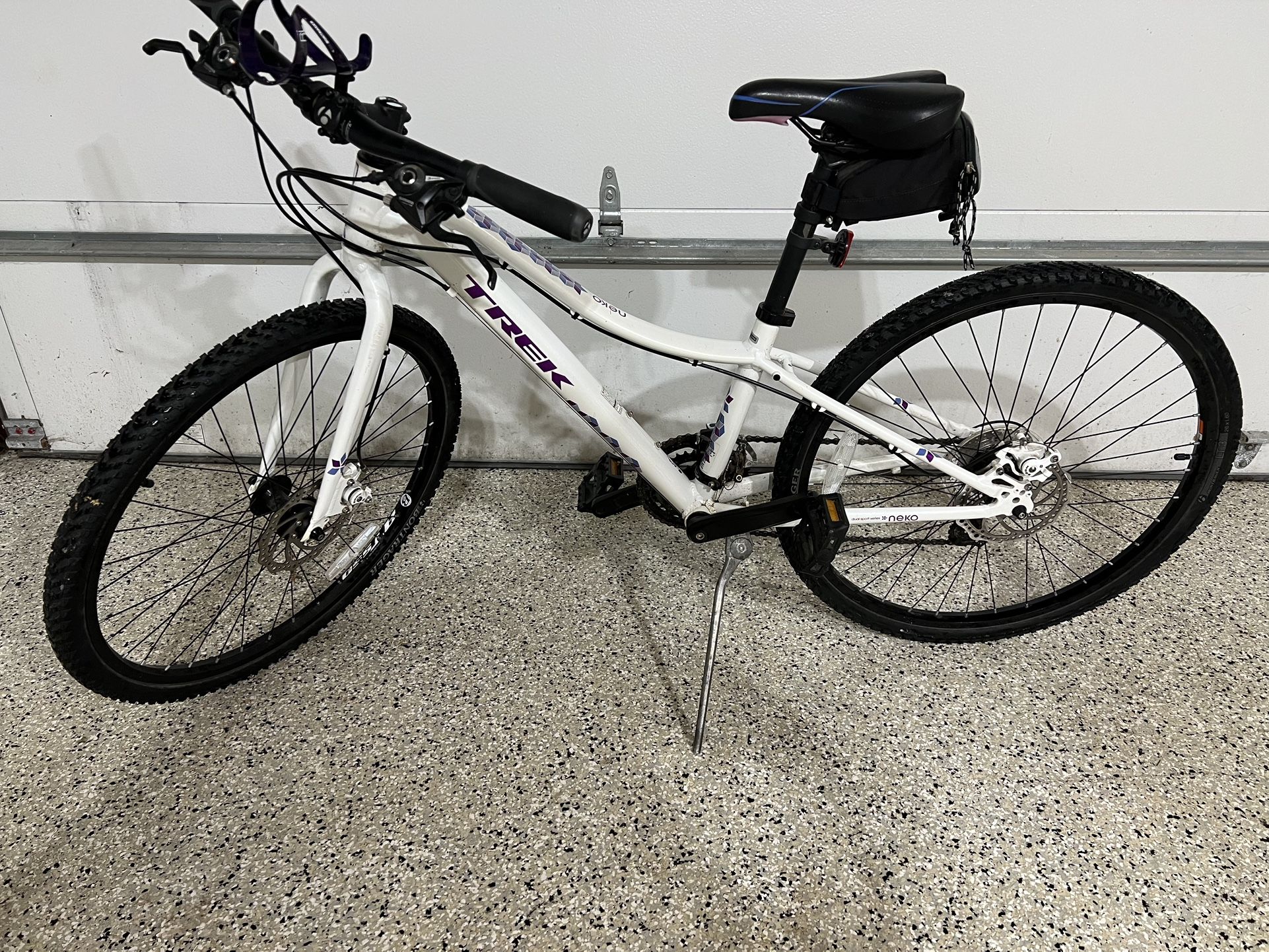 Girls Trek Bike For An 8 To 12 Year Old