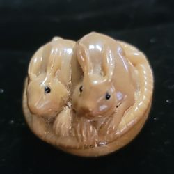 Netsuke two bunnys in a basket carved Japanese