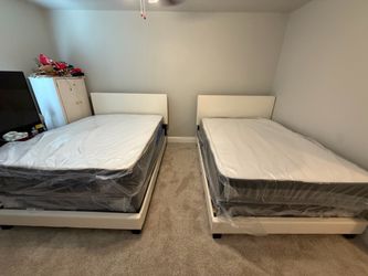 New full Bed Wht Matres for $250