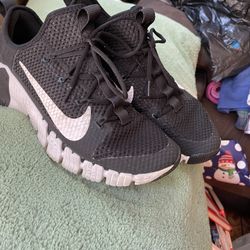 Mens Size 13 Nike Training Shoes