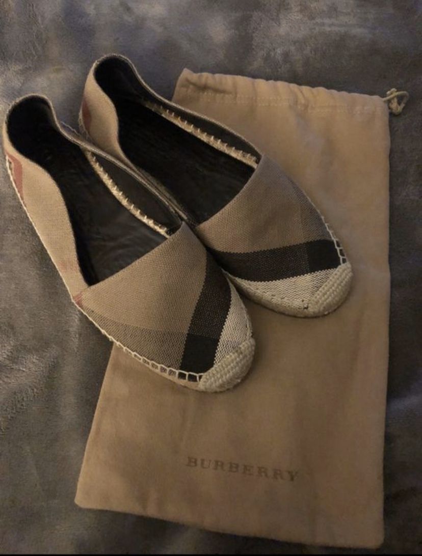Burberry size 39 $120