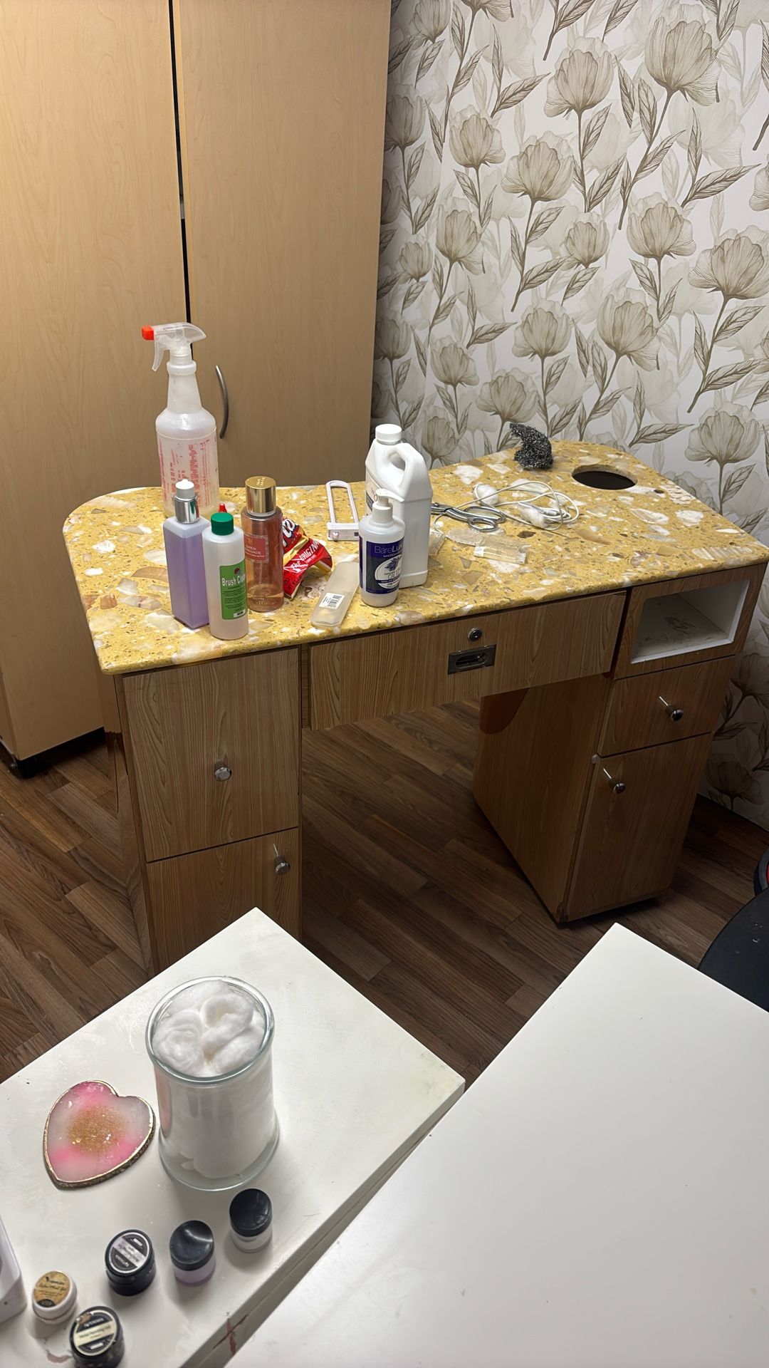 Nails Table Free