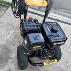 4400 Dewalt Power Washer Gas