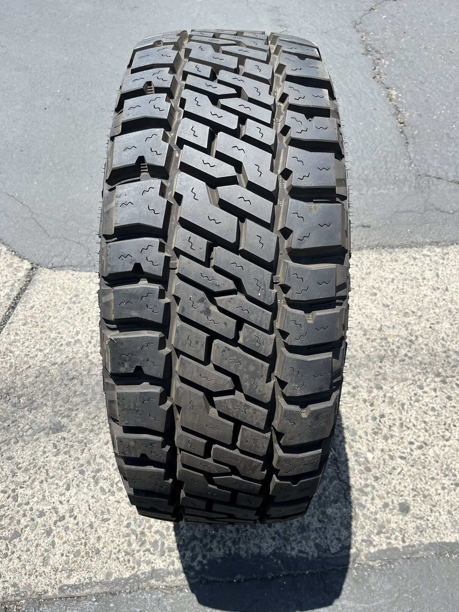 (1) 315/70R17 Mickey Thompson Baja Legend Exp