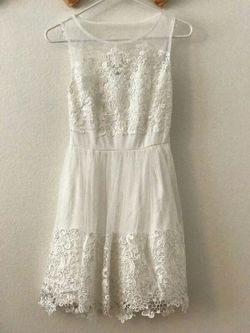Brand new Ava lace trim party dress ivory