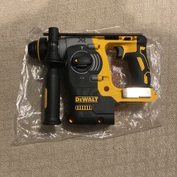 Brand New , Never Used DeWalt 20-Volt MAX XR Cordless Brushless 1 in. SDS Plus L-Shape Rotary Hammer (Tool-Only)