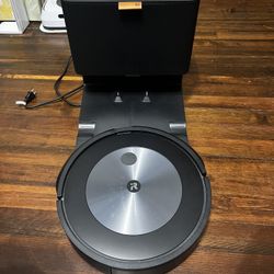 iRobot Vacuum J7+