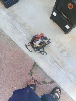 Chicago electric left handed saw