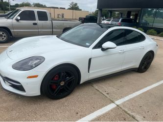 Porsche Panamera 4