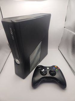 Xbox 360 Slim Console with Controller