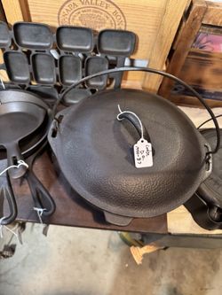 Hammered Finish Cast Iron Dutch Oven