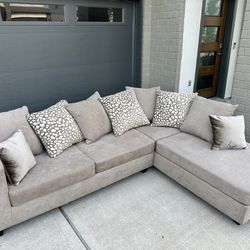 Gorgeous Condition Sand Sectional Couch - 🚚Delivery Available 