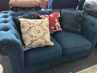 Tufted Chesterfield Loveseat