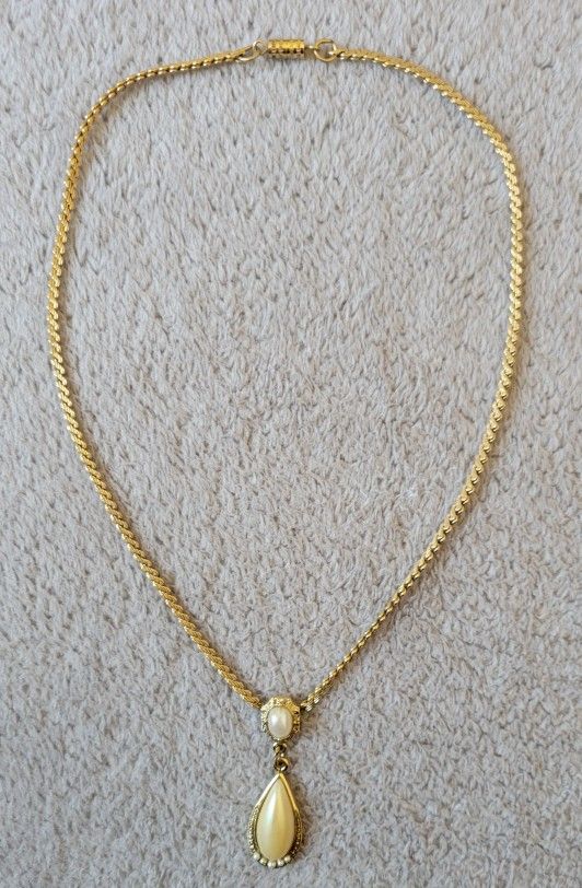 Vintage 1928 Gold Tone Faux Pearl Textured Chain Link Signed 16.25" Necklace