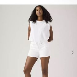 White Levi’s Mid Rise Short