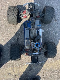Traxxas Max 4WD Nitro Monster Truck RC CAR