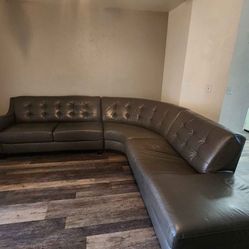 Beautiful Elegant Upscale Luxury Brown Curved Italian Leather Sectional Sofa