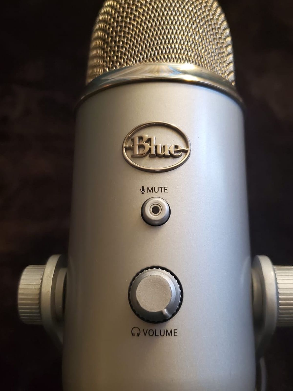 Very Nice Blue Yeti Silver Mic With Cable