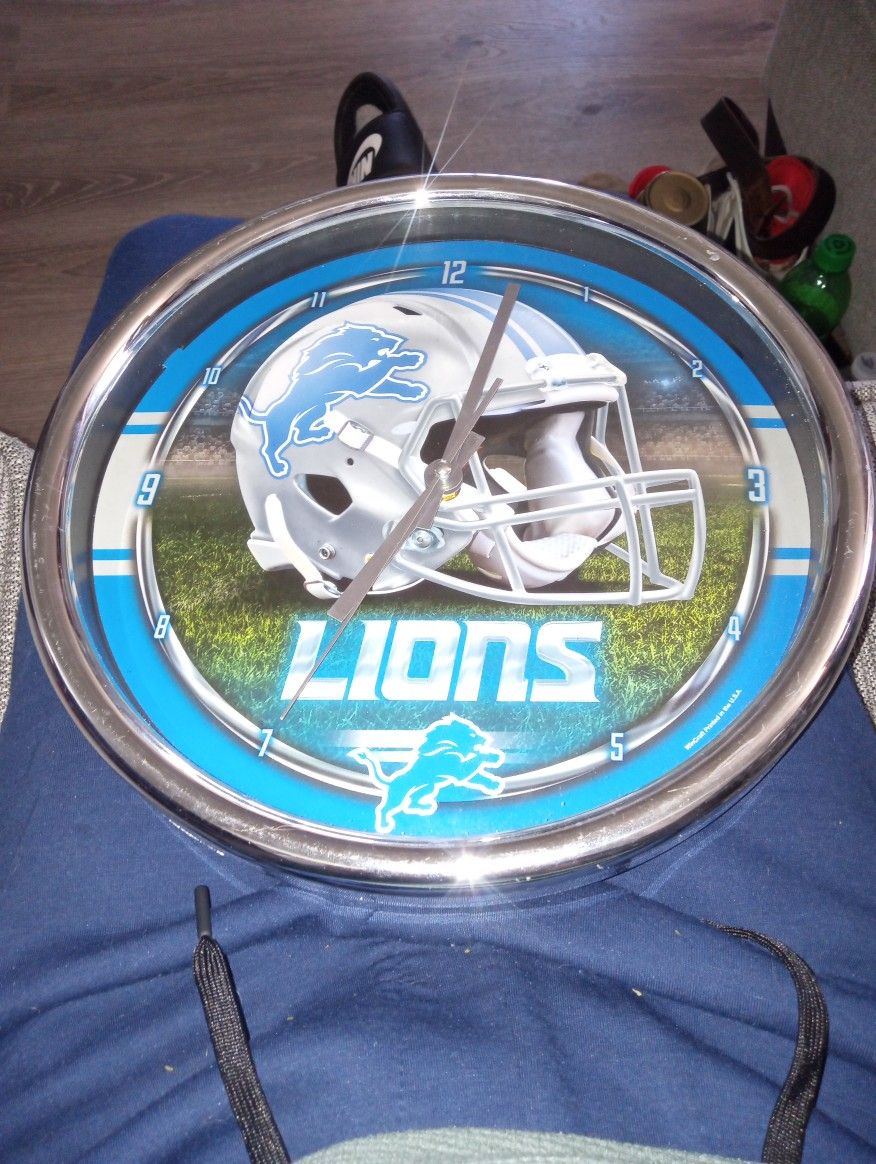 Detroit Lions Clock