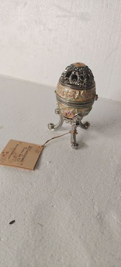 Williamstown Frame Co. Music Box Collection.