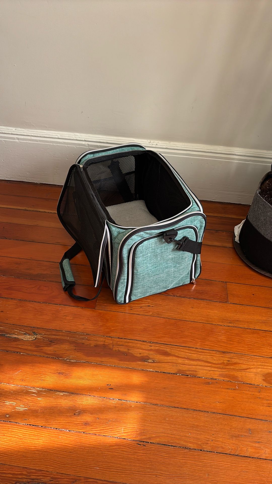 Pet Carrying Case (Expandable, Airline-Approved)