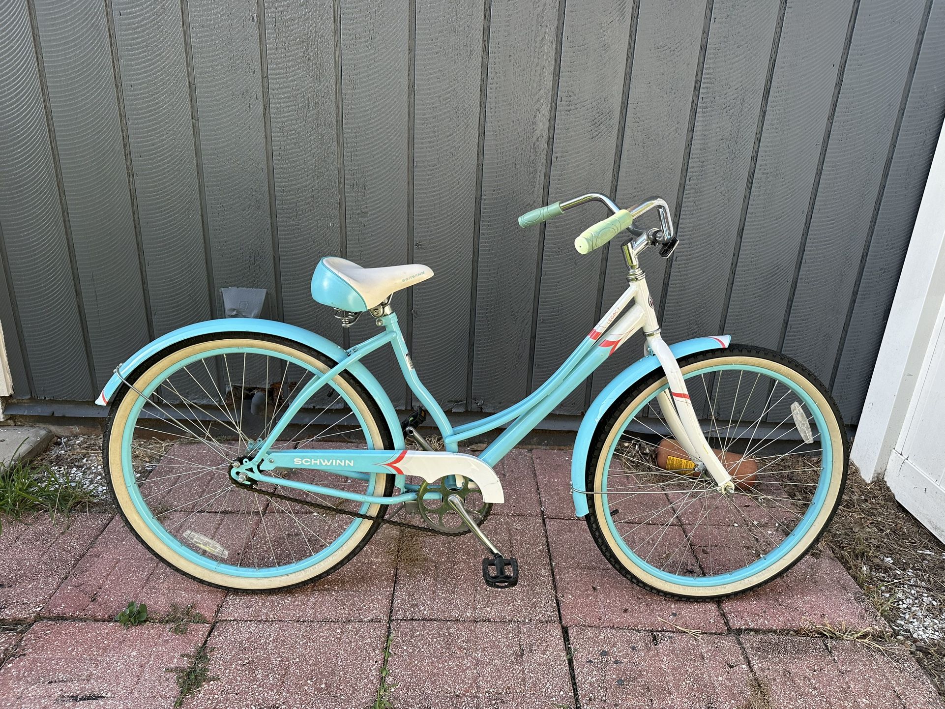 26 Inch Schwinn Beach Cruiser