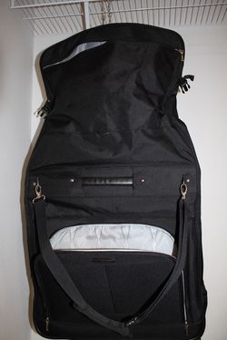 Delsey Deluxe Garment Luggage Thumbnail