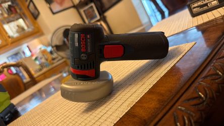 Bosh grinder with batteries