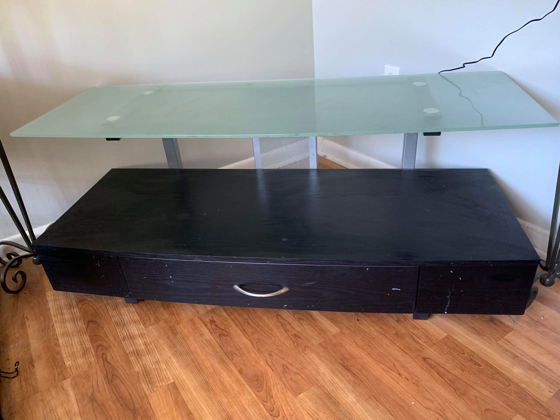 Glass top tv stand