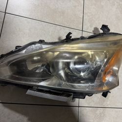 2014 Mercedes E350 Headlight (Driver's Side) Oem 