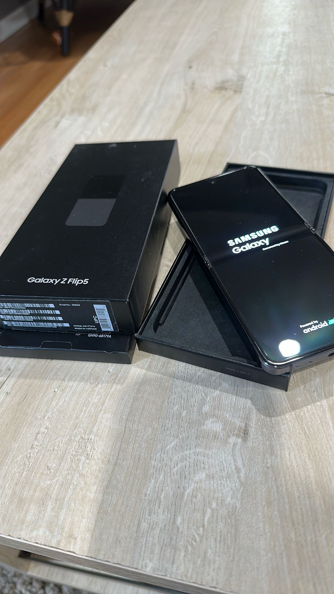 Samsung Z Flip 5 Graphite 256GB T-Mobile
