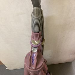 Dyson Vacuum 8  Root Cyclone 