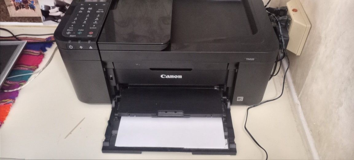 Canon Pixma Printer TR4520 like new!