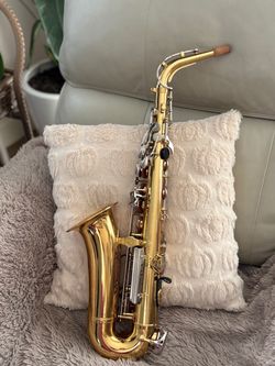 Yamaha YAS-26 Alto Saxophone w/ Yamaha Hard Case – Excellent Condition
