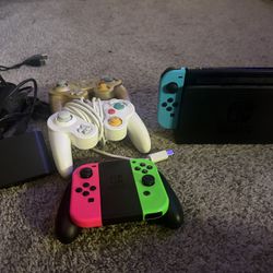 Nintendo Switch - With Smash Bros And Gc Controllers