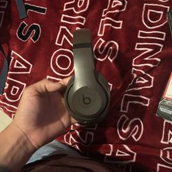 Beats Wireless Headphones. jBL Bluetooth Speaker 