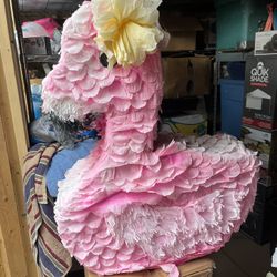 Flamingo piñata