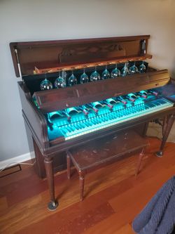 Custom-made Piano Wine Bar 