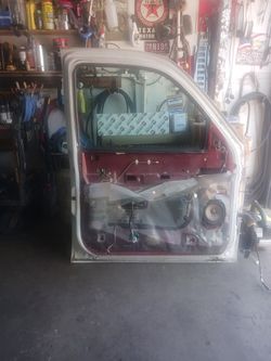 Escalade  Silverado  Tahoe Yukon  Driver Door Complete 