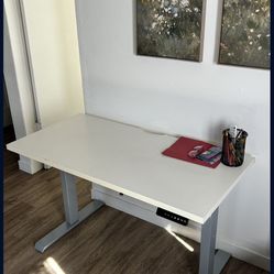 Height Adjustable Table 