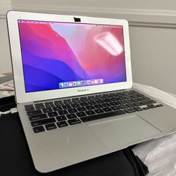 2015 Macbook Air 11 inch- Needs new battery- works only when plugged in -8gb