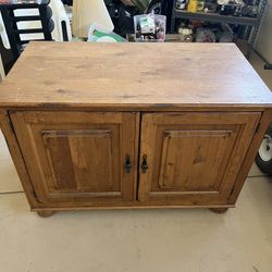 Broyhill Wood TV Console/Buffet Table