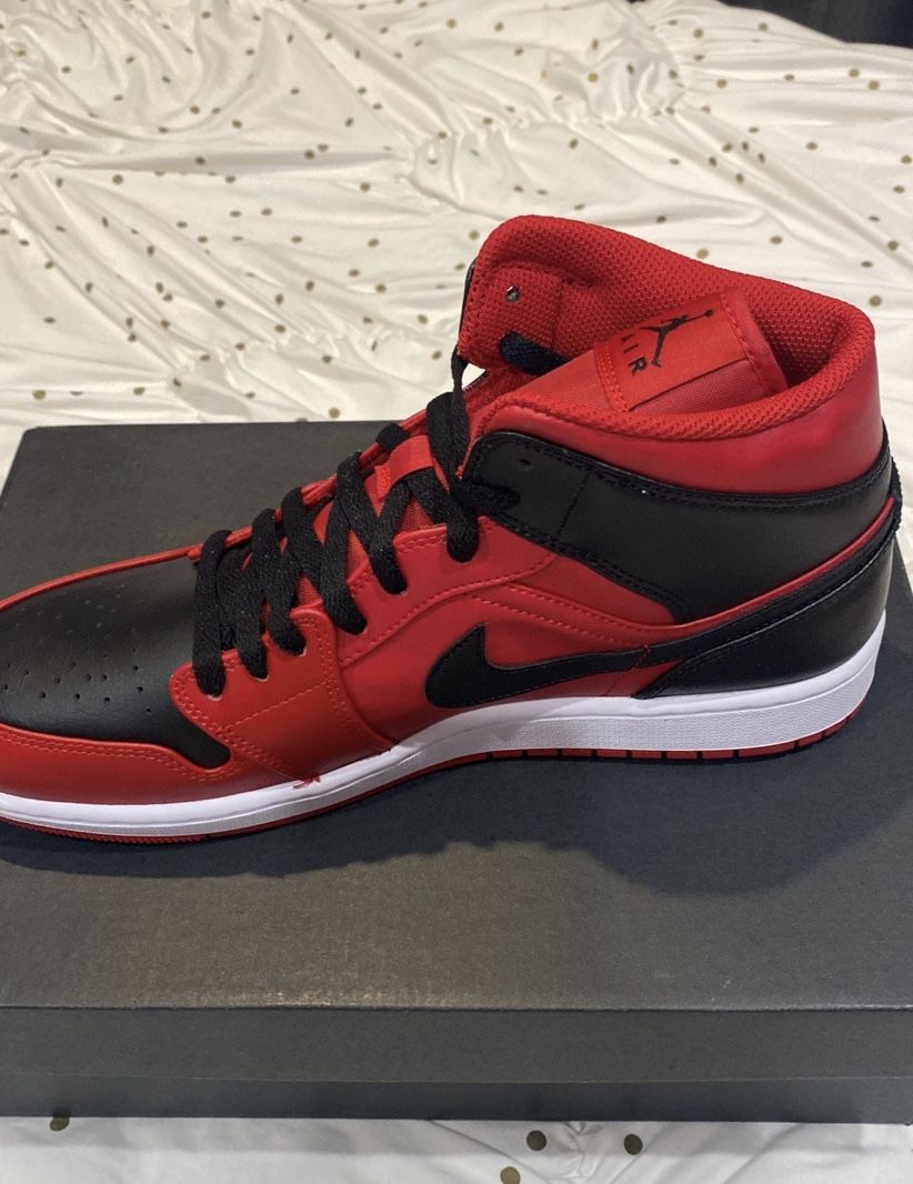 Nike Jordan 1 Mid
