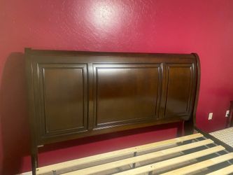 King Bed Frame w Drawers