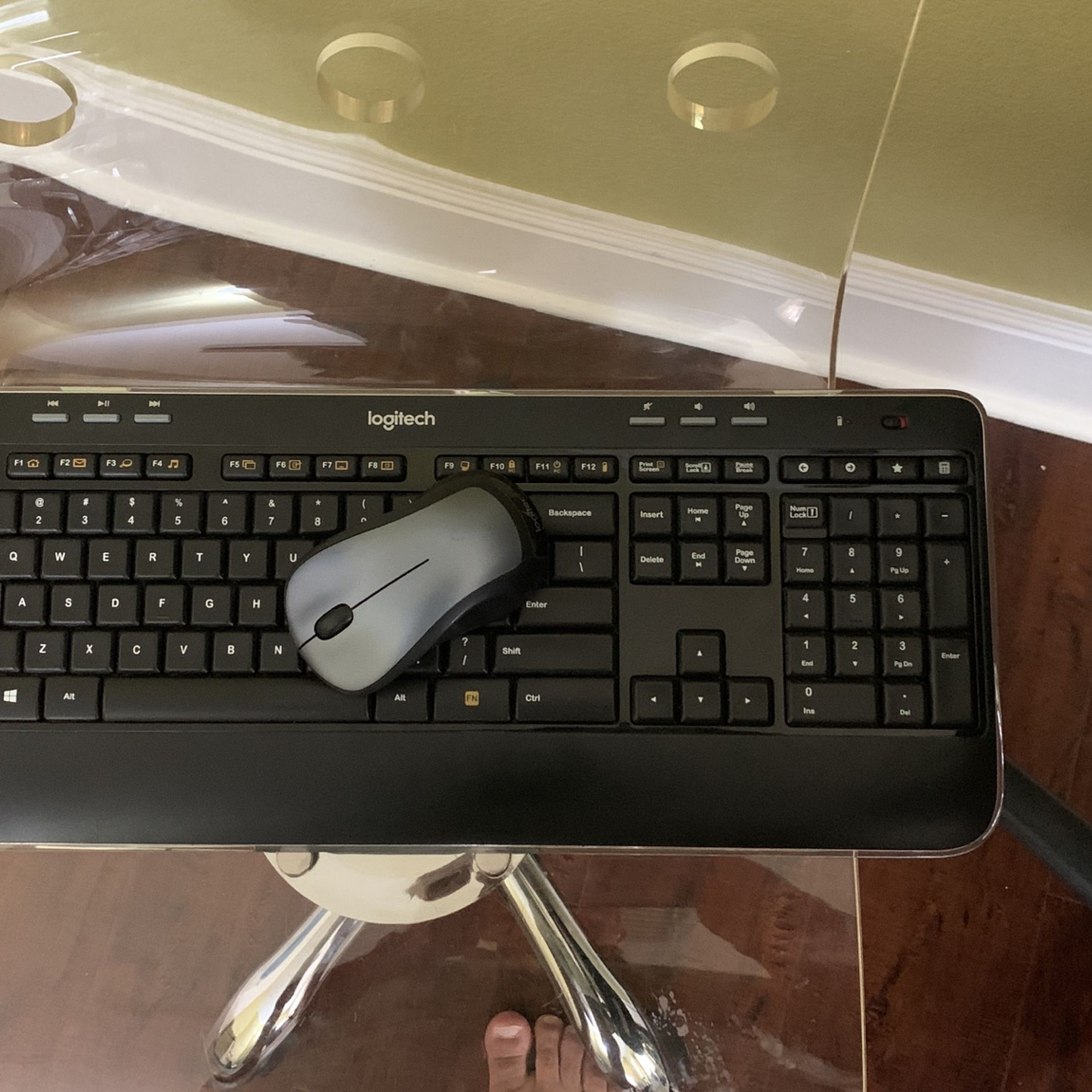 Logitech Wireless Keyboard Mouse