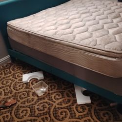 King Size Bed For Sale