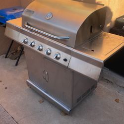 Bbq With Propane Tank