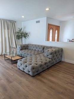Restoration Hardware Sectional Free Delivery $1200