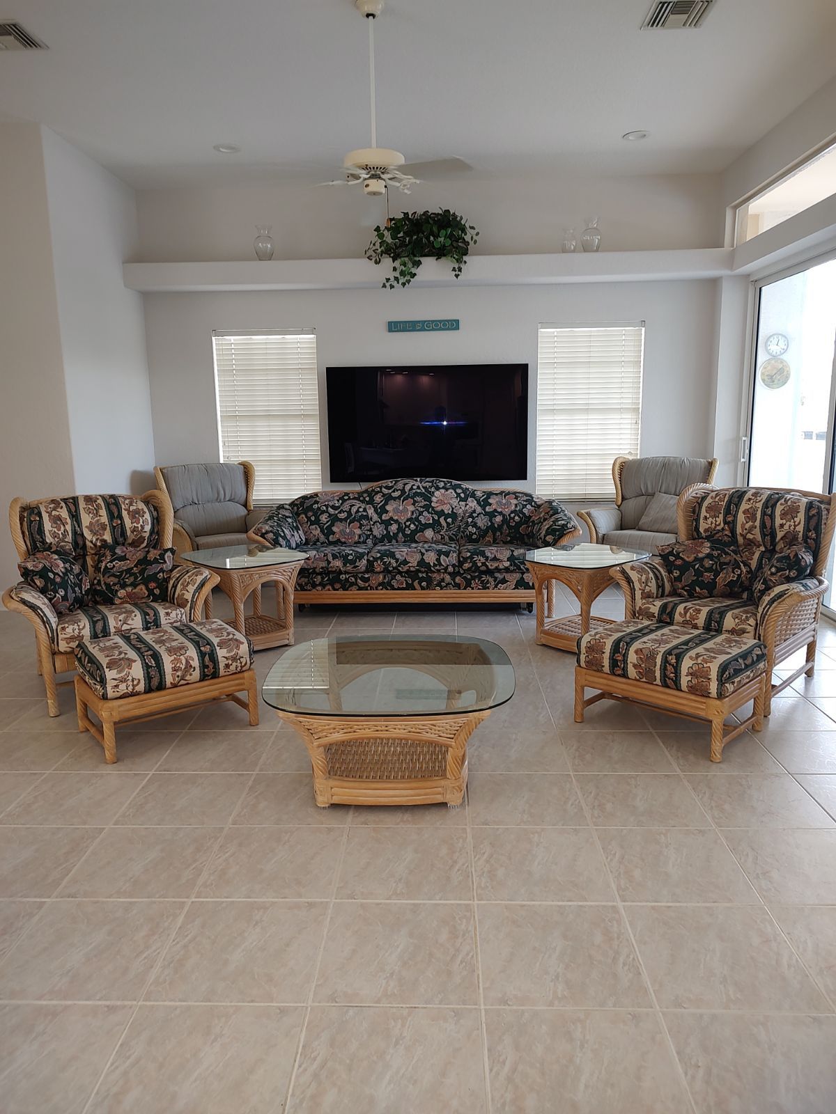 Elegant Rattan Living Room suite with luxurious fabrics